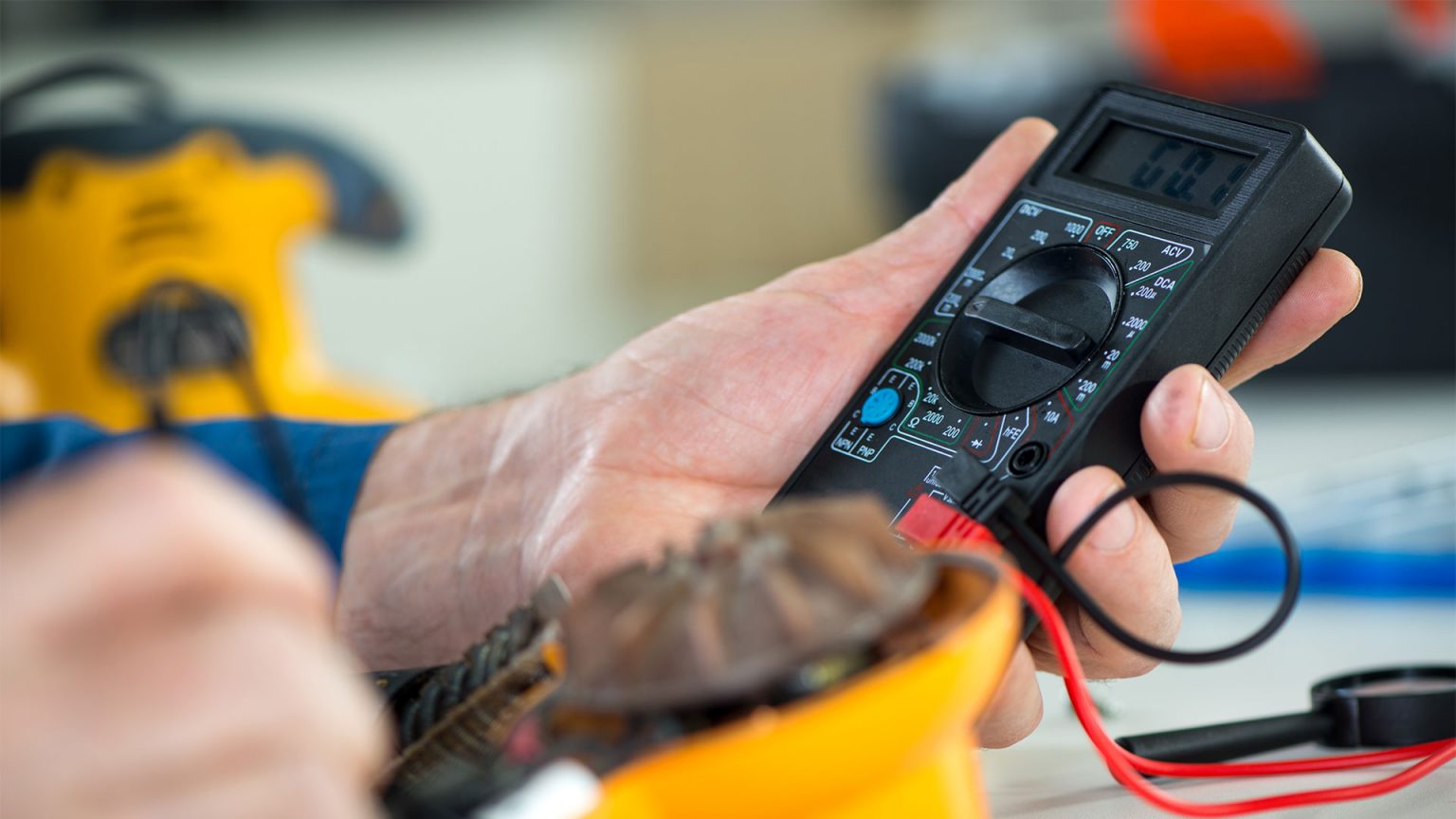 Electrical Contractors Commercial & Domestic Electricians